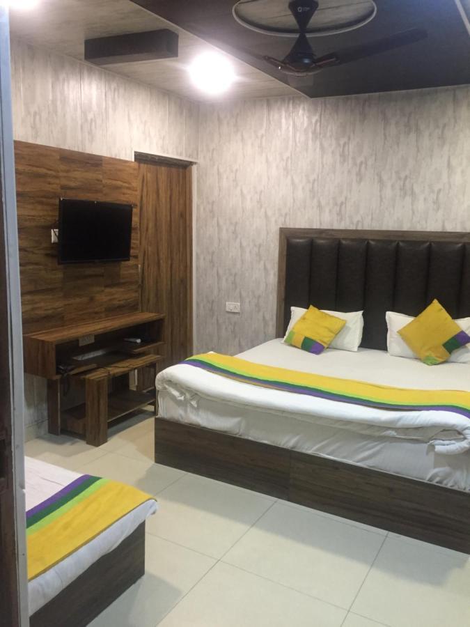 Fabhotel Dm Residency Amritsar Exterior foto